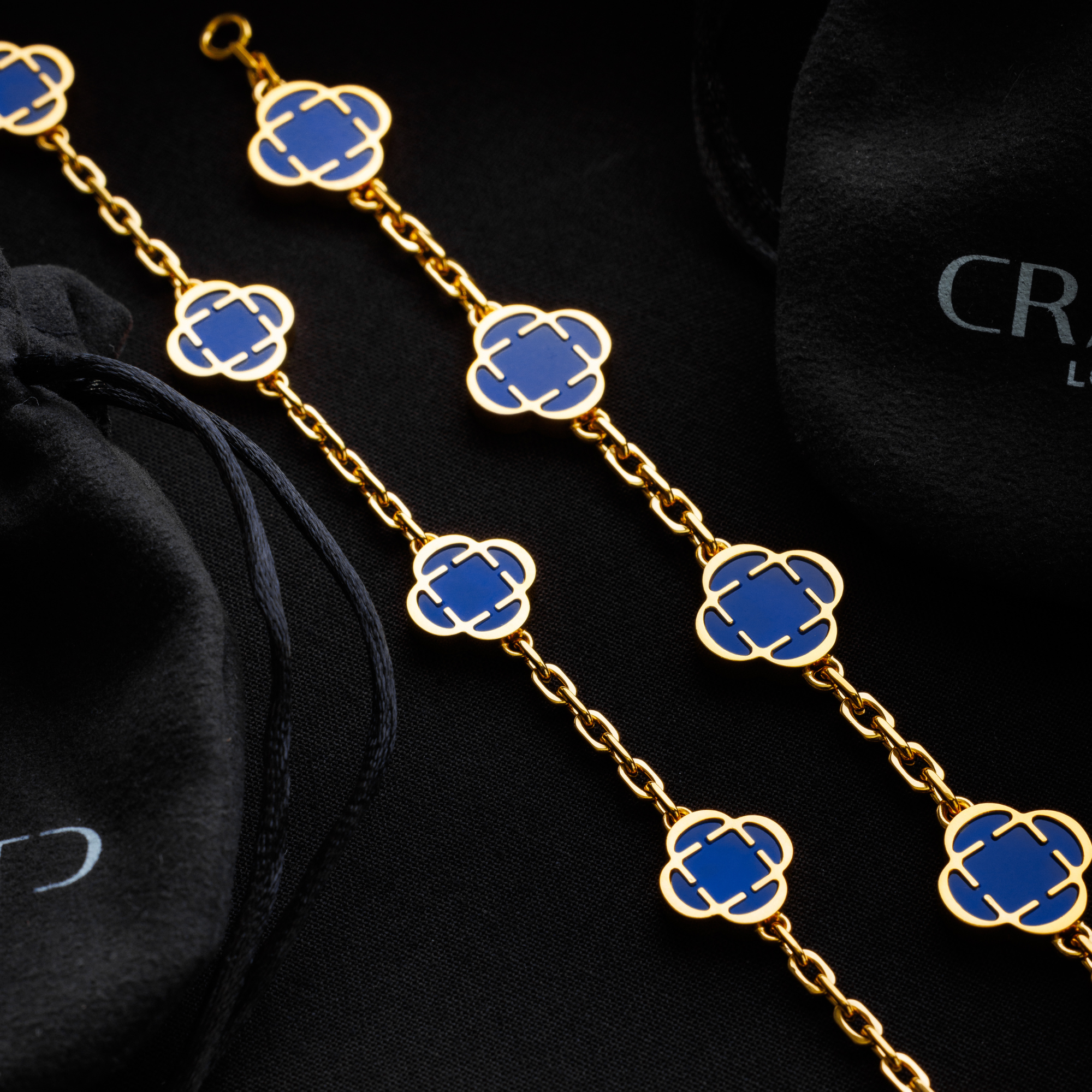 Blue-Clover-Stone-Necklace-Gold-2.png