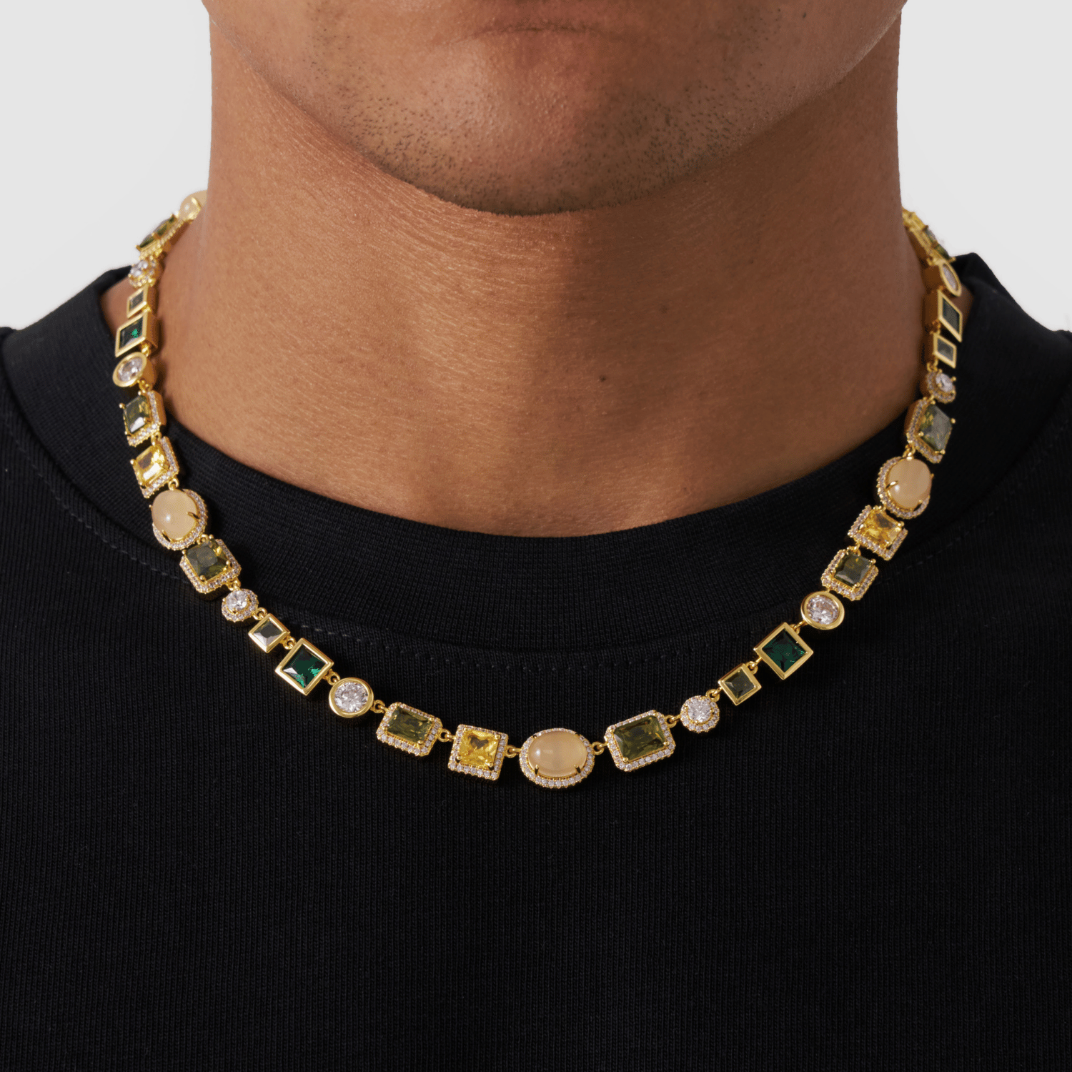 Emerald-Gemstone-Necklace-Gold-2.png
