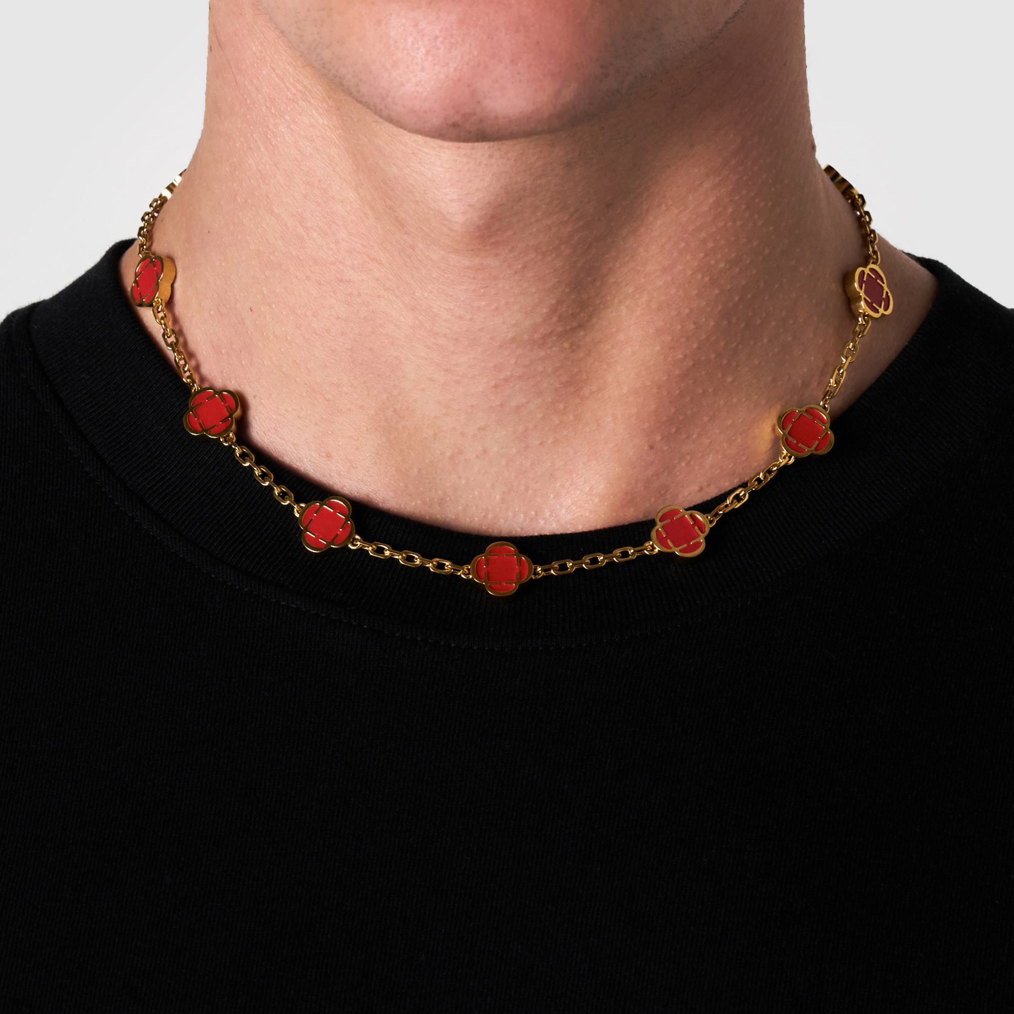 Light-Red-Clover-Stone-Necklace-Gold-2.png