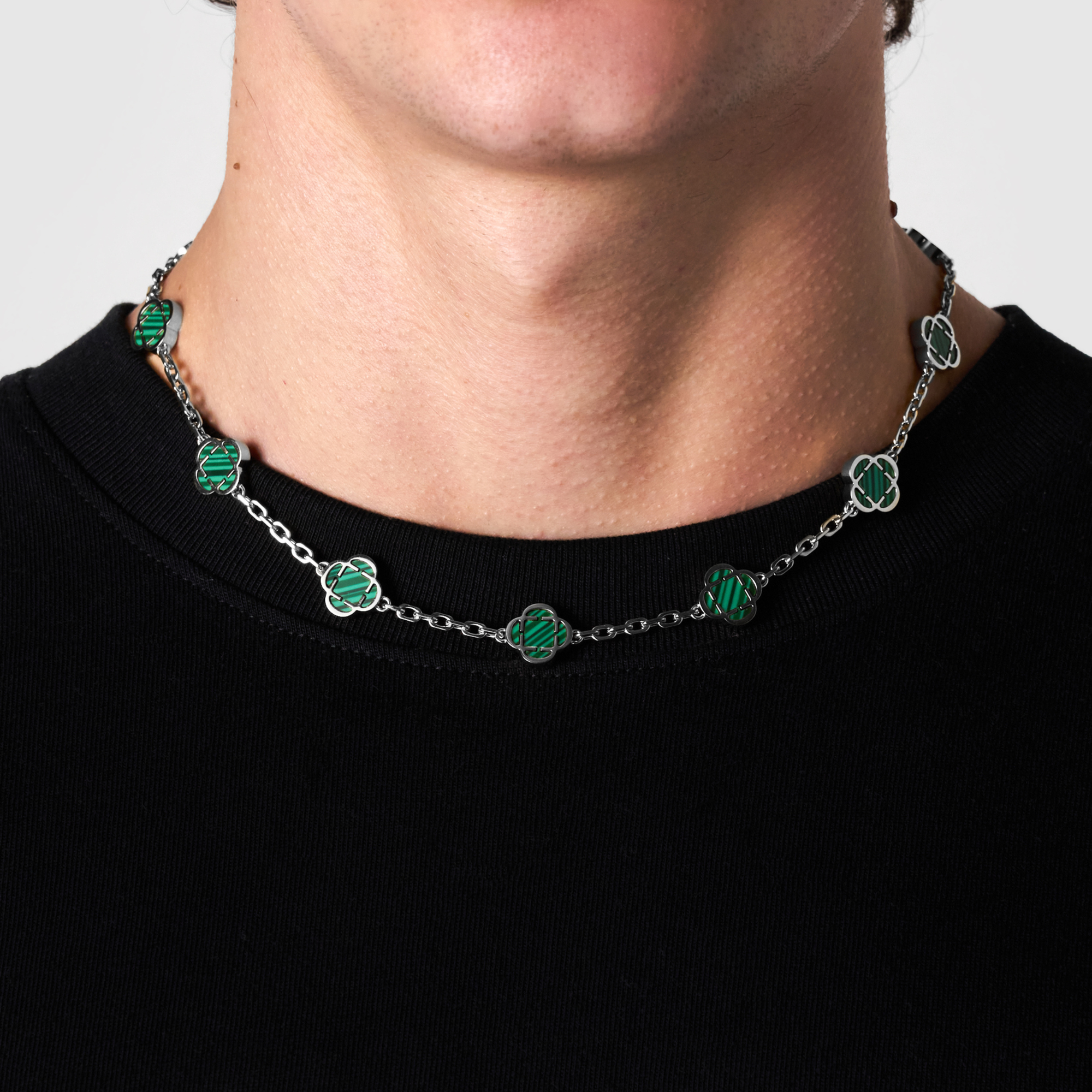 Malachite-Clover-Stone-Necklace-Silver-2.png