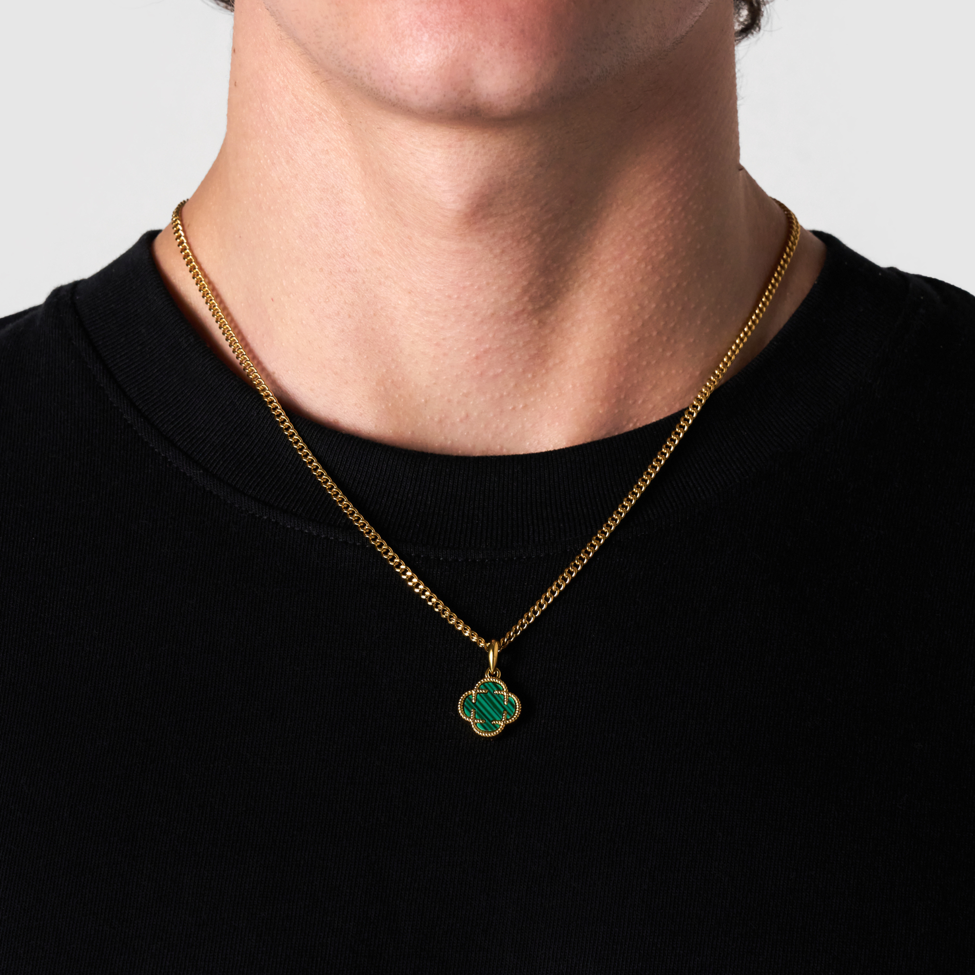 Malachite-Clover-Stone-Pendant-Gold-2.png