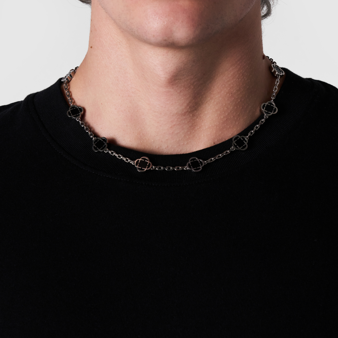 Onyx-Clover-Stone-Necklace-Silver-2.png