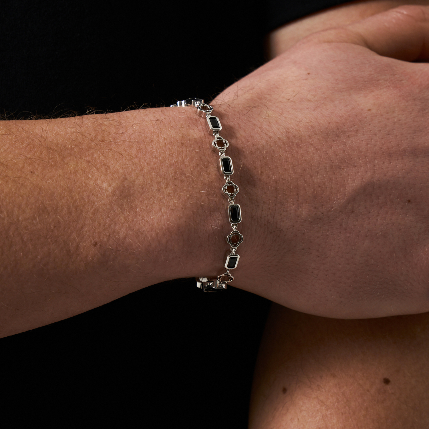 Onyx-Gemstone-Clover-Bracelet-Silver-2.png