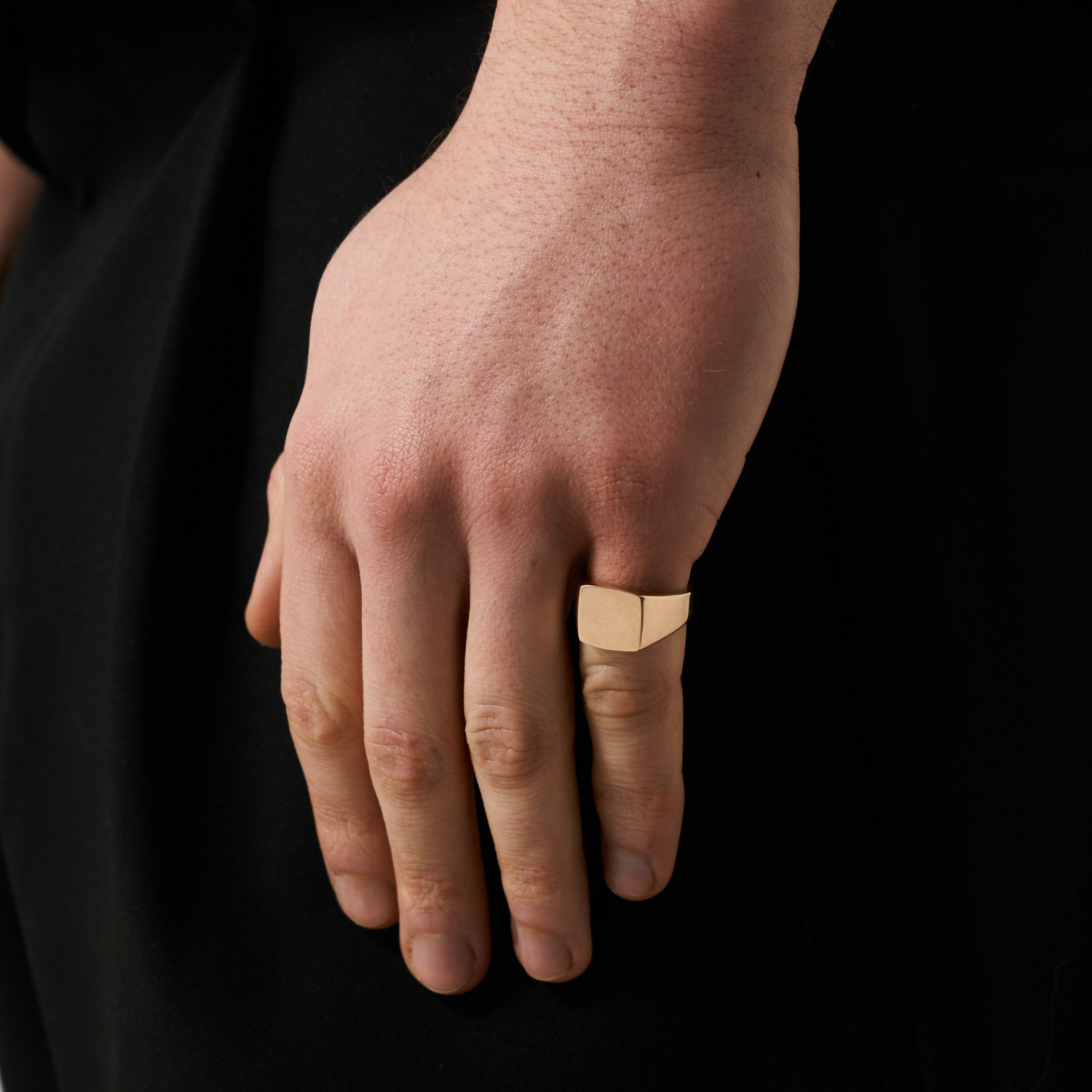 Square-Signet-Ring-Rose-Gold-2.png
